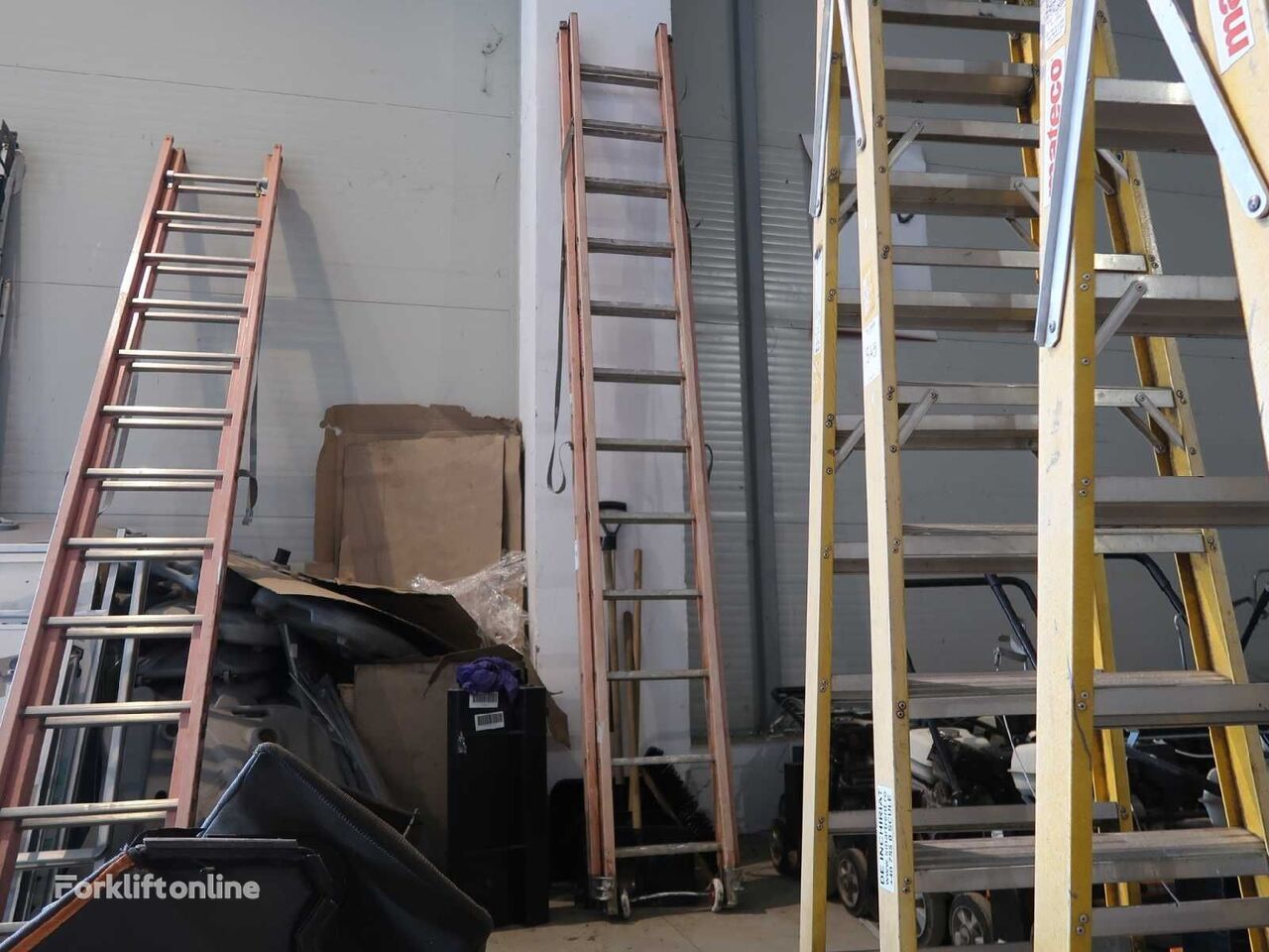 escada de armazém V2 - Fiberglass ladder - 2018